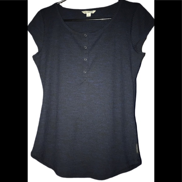 Calvin Klein Tops - Calvin Klein Tee like new